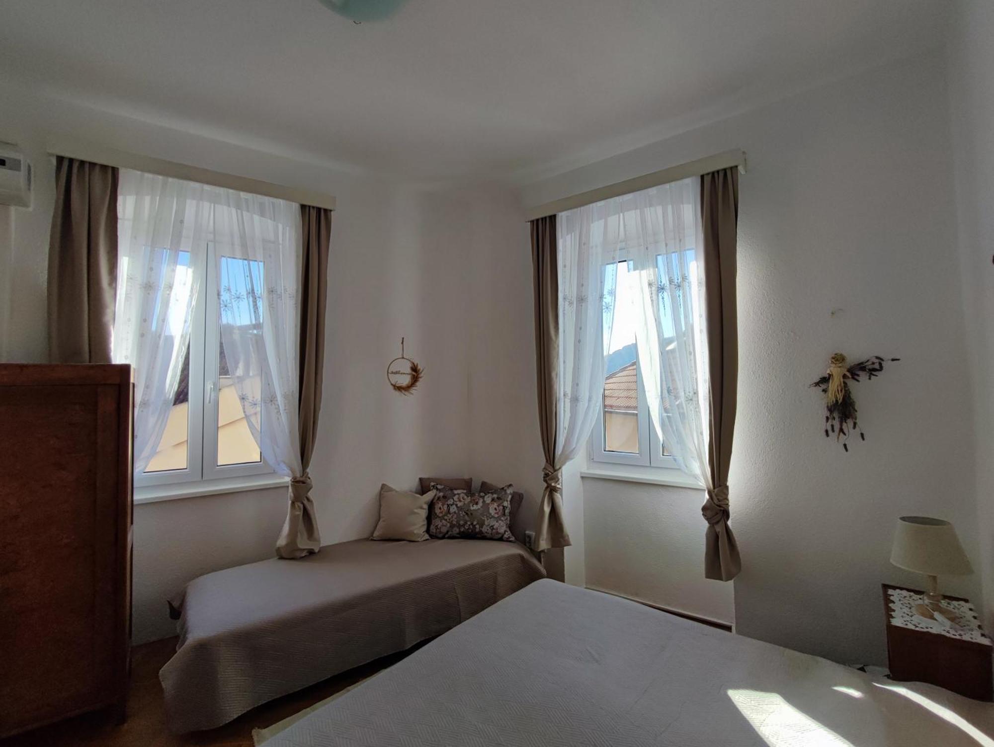 Apartman Riva 2 Komiža Exterior foto